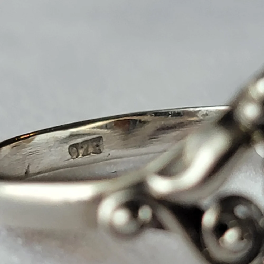 Carnelian Sterling Silver Dahlia Ring Oval Gemstone Cabochon Filigree
